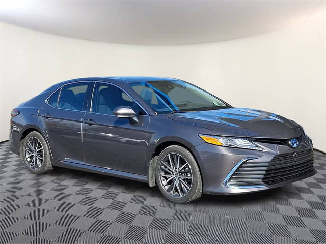 2022 Toyota Camry Hybrid XLE FWD photo