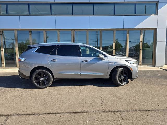 2023 Buick Enclave Essence AWD photo