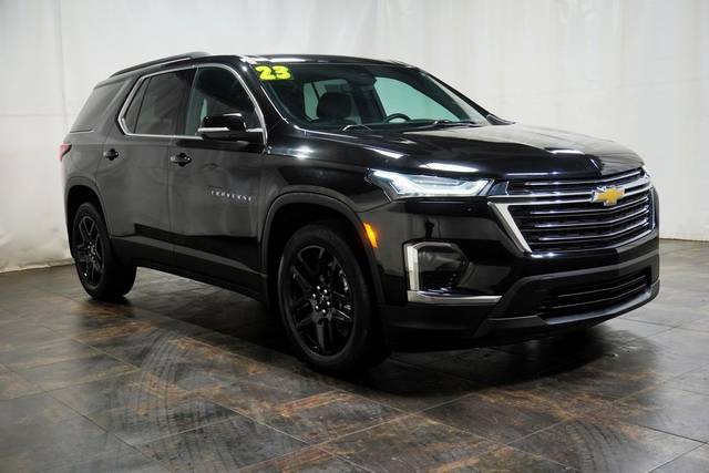 2023 Chevrolet Traverse LT Cloth FWD photo