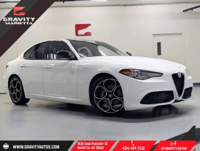 2022 Alfa Romeo Giulia Veloce RWD photo
