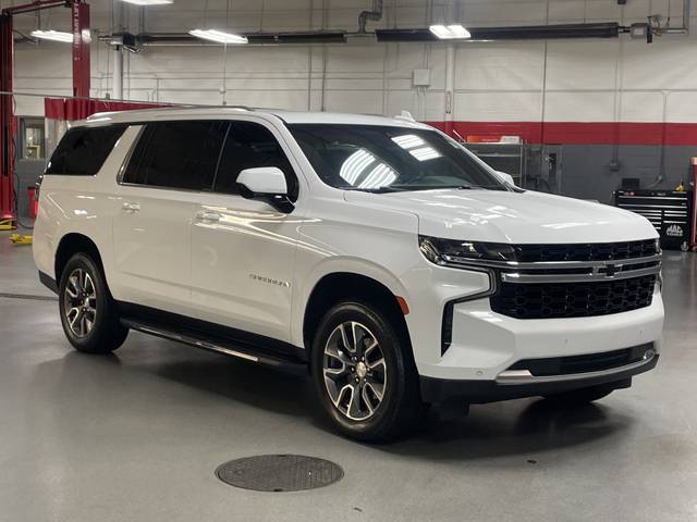 2022 Chevrolet Suburban LS RWD photo