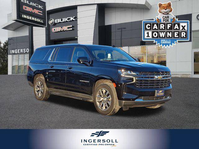 2022 Chevrolet Suburban LT 4WD photo