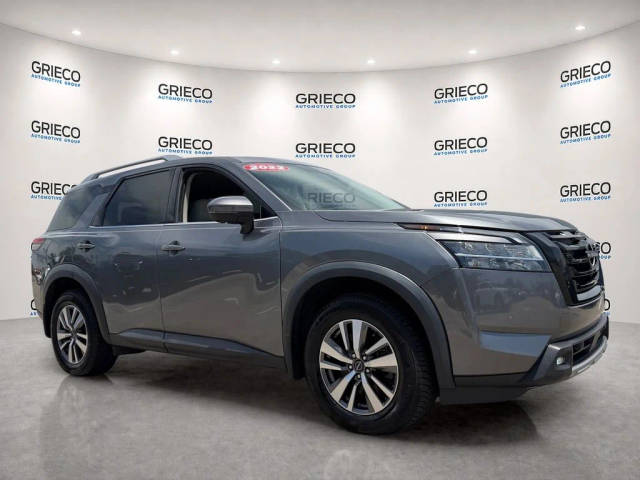 2022 Nissan Pathfinder SL 4WD photo