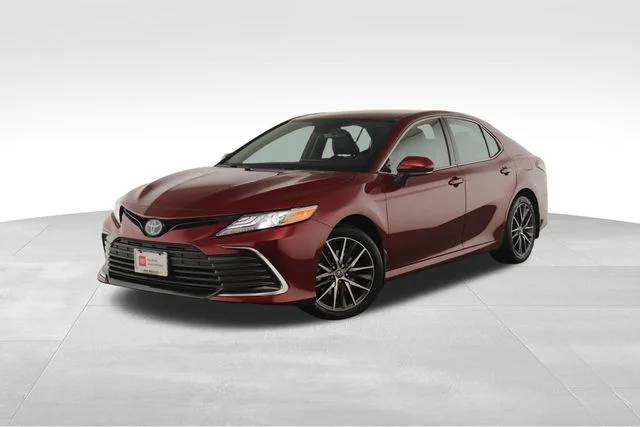 2022 Toyota Camry Hybrid XLE FWD photo