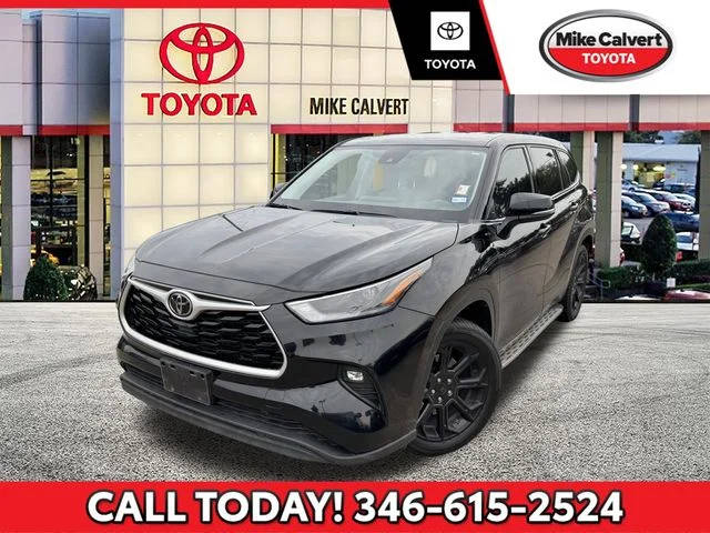 2022 Toyota Highlander LE FWD photo