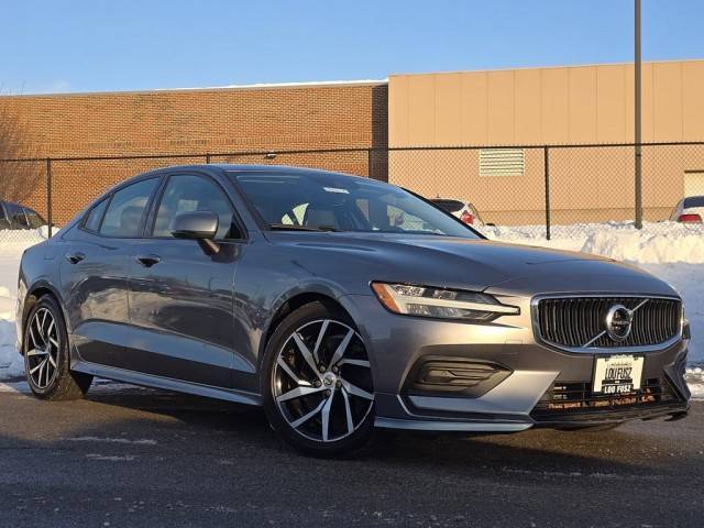 2019 Volvo S60 Momentum AWD photo