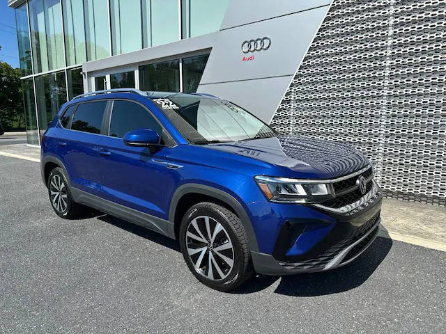 2022 Volkswagen Taos SE AWD photo