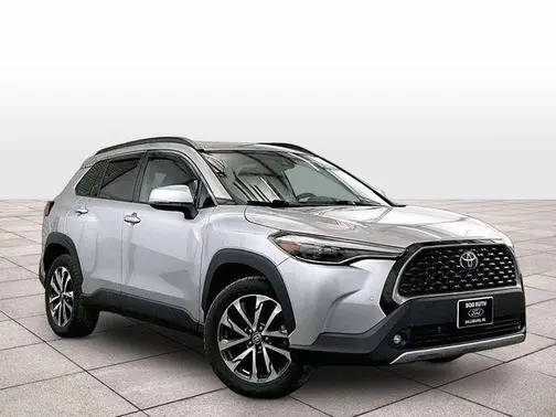 2022 Toyota Corolla Cross XLE AWD photo