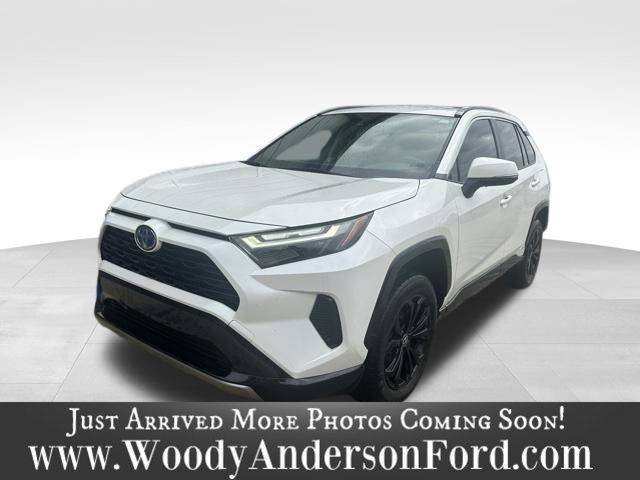 2022 Toyota RAV4 Hybrid SE AWD photo