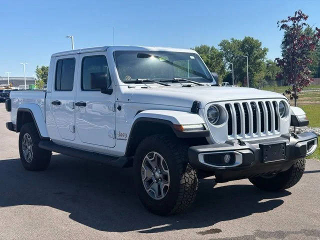 2022 Jeep Gladiator Overland 4WD photo