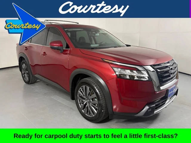 2022 Nissan Pathfinder SL 4WD photo