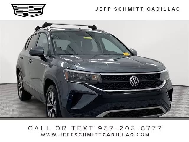 2022 Volkswagen Taos SE AWD photo