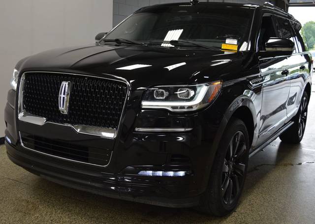 2022 Lincoln Navigator Reserve 4WD photo
