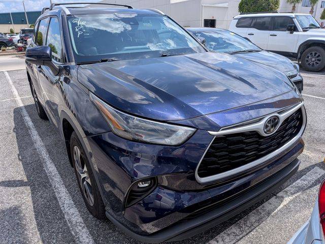 2022 Toyota Highlander XLE AWD photo