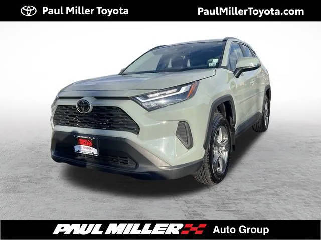 2022 Toyota RAV4 XLE AWD photo