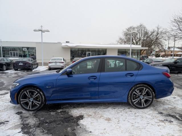 2022 BMW 3 Series 330e xDrive AWD photo