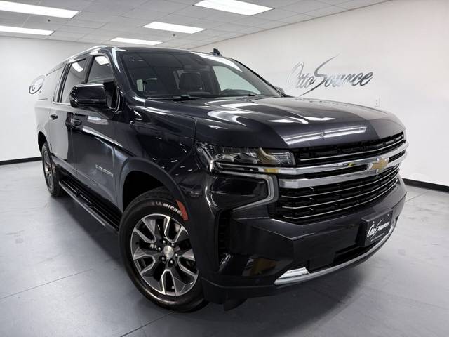 2022 Chevrolet Suburban LT 4WD photo