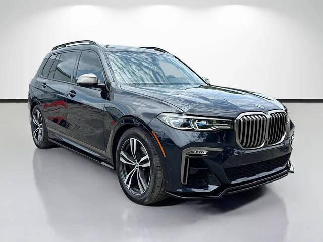 2022 BMW X7 M50i AWD photo