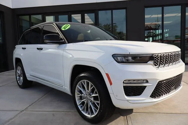 2022 Jeep Grand Cherokee Summit 4WD photo
