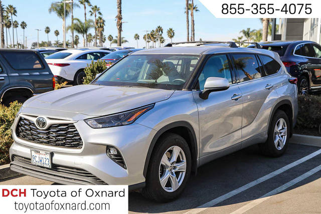 2022 Toyota Highlander LE FWD photo