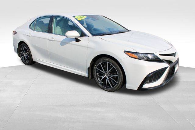 2022 Toyota Camry SE AWD photo