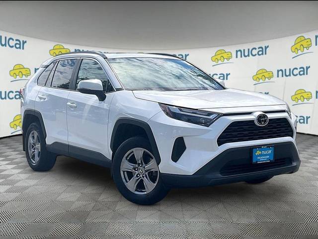 2022 Toyota RAV4 XLE AWD photo