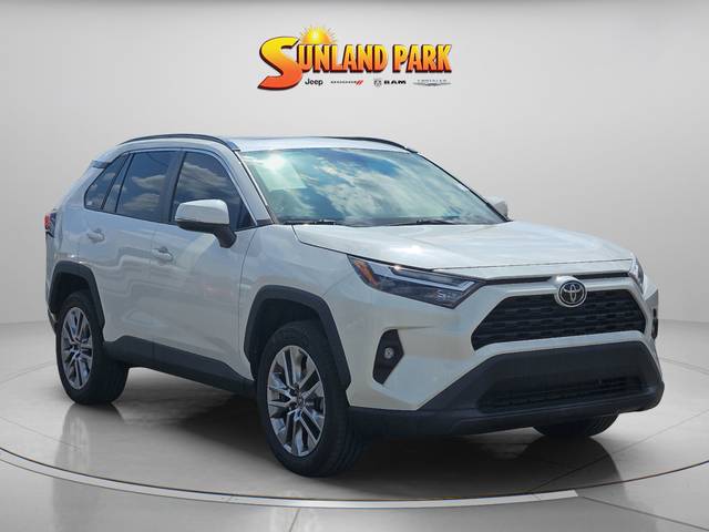 2022 Toyota RAV4 XLE Premium FWD photo