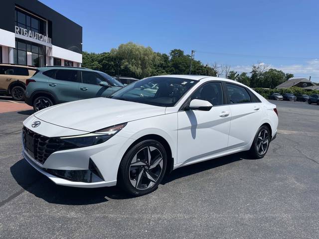 2023 Hyundai Elantra Limited FWD photo