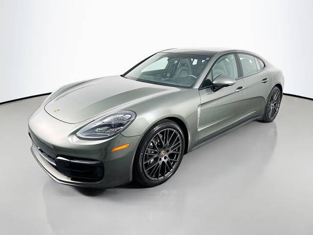 2023 Porsche Panamera Platinum Edition RWD photo