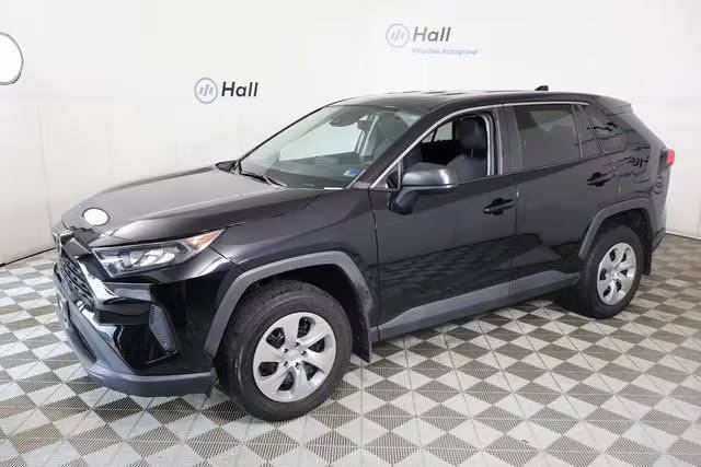 2022 Toyota RAV4 LE AWD photo