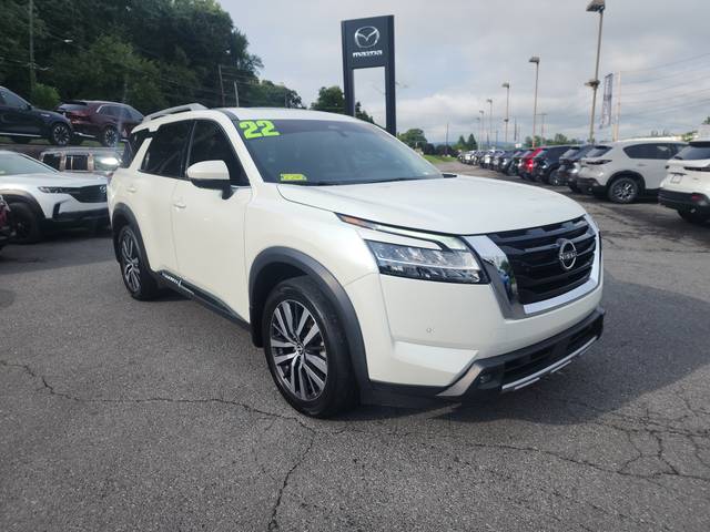 2022 Nissan Pathfinder Platinum 4WD photo
