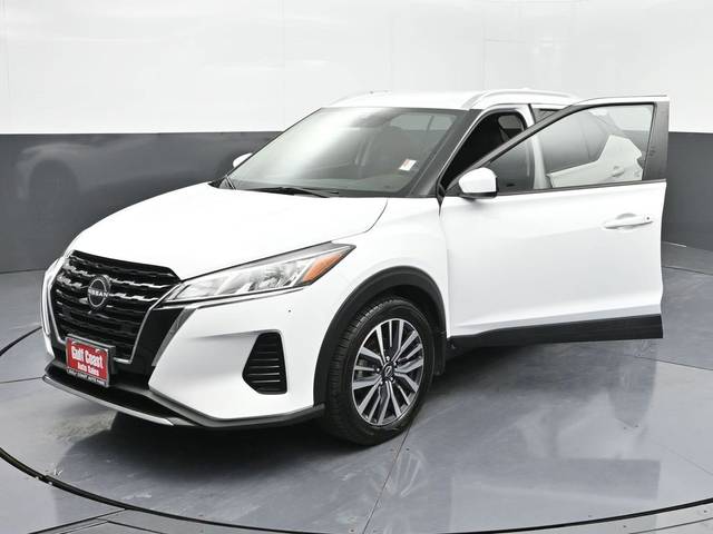 2022 Nissan Kicks SV FWD photo