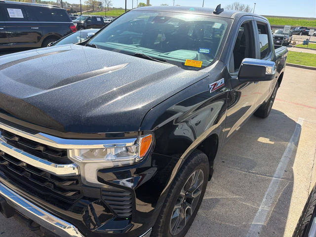 2022 Chevrolet Silverado 1500 LT 4WD photo