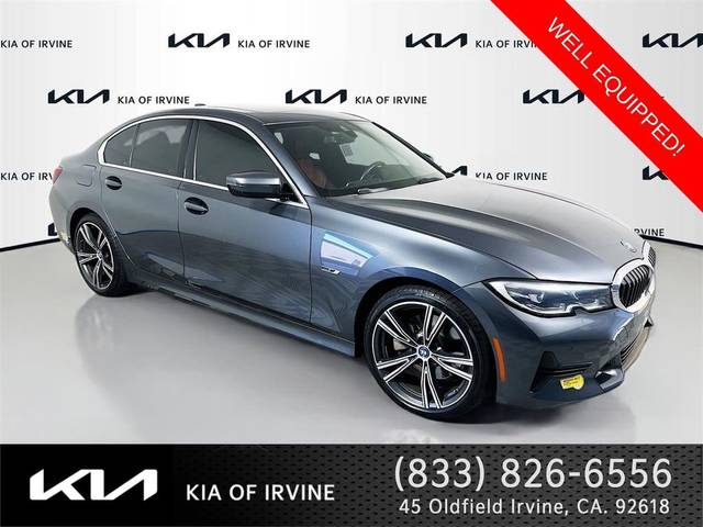2022 BMW 3 Series 330e RWD photo
