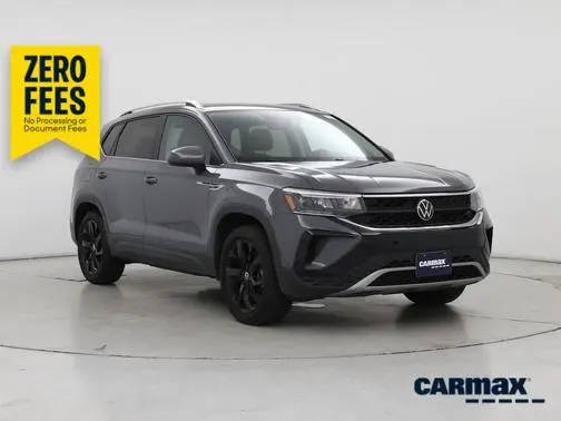 2022 Volkswagen Taos SE AWD photo