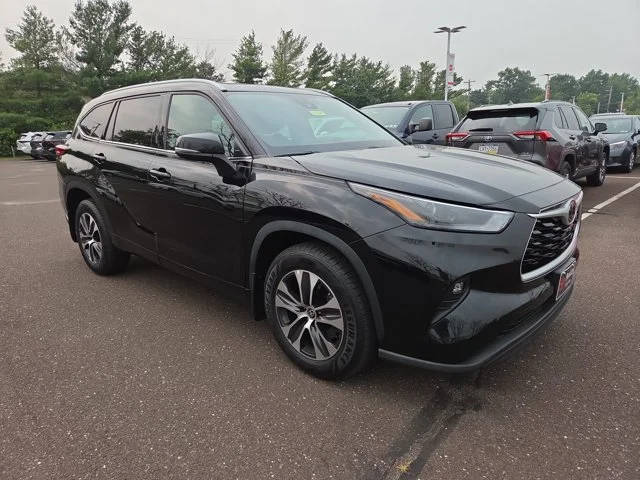 2022 Toyota Highlander XLE AWD photo