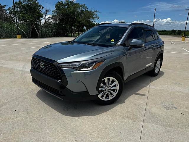 2022 Toyota Corolla Cross LE FWD photo