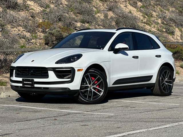 2022 Porsche Macan S AWD photo