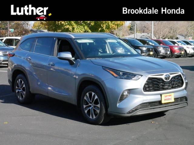 2022 Toyota Highlander XLE AWD photo