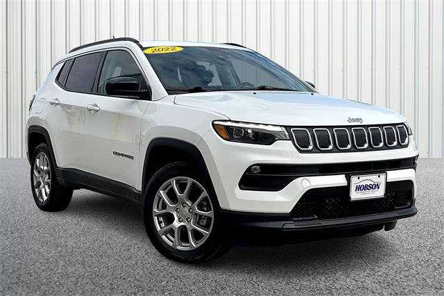 2022 Jeep Compass Latitude Lux 4WD photo