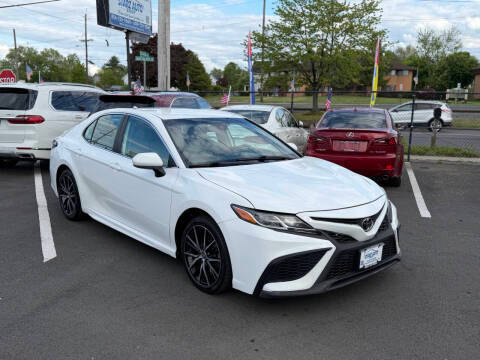 2021 Toyota Camry SE FWD photo