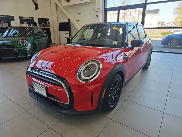 2023 MINI Hardtop 4 Door Cooper FWD photo