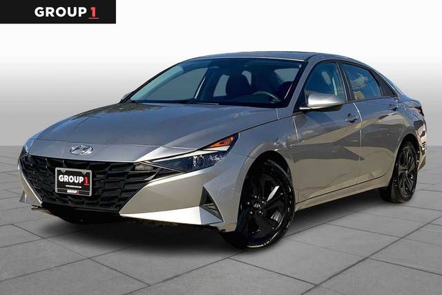 2022 Hyundai Elantra SEL FWD photo
