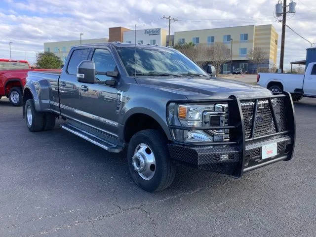 2022 Ford F-350 Super Duty LARIAT 4WD photo