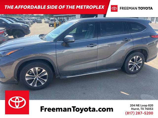 2022 Toyota Highlander Hybrid XLE FWD photo