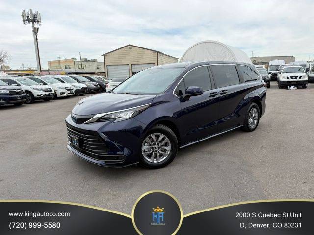 2022 Toyota Sienna LE AWD photo