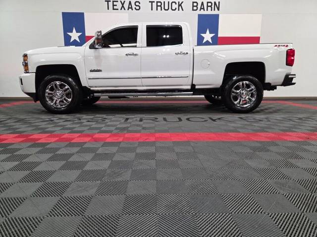 2018 Chevrolet Silverado 2500HD High Country 4WD photo