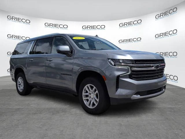 2022 Chevrolet Suburban LT 4WD photo
