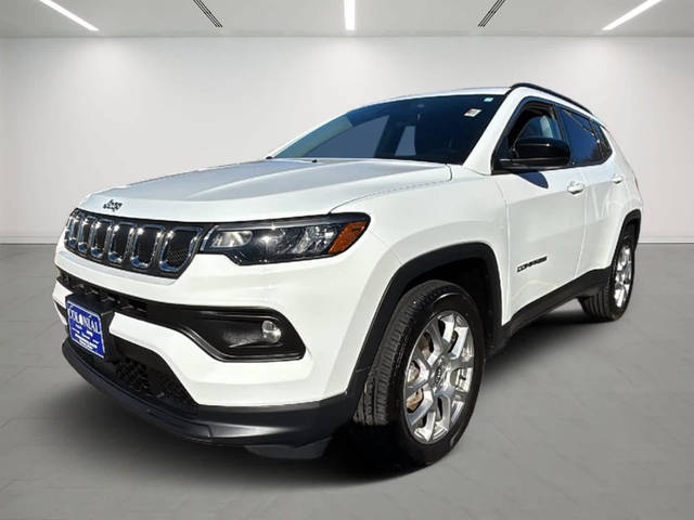2022 Jeep Compass Latitude Lux 4WD photo