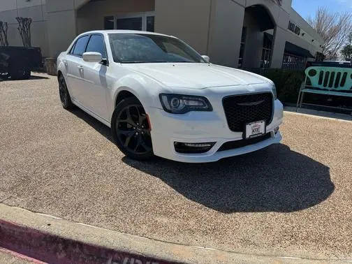 2022 Chrysler 300 Touring L RWD photo